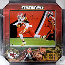 Load image into Gallery viewer, Tyreek Hill 16x20, Signed